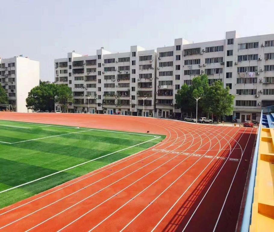 四川绵阳市奥林匹克体育学校：复合型跑道9500m²